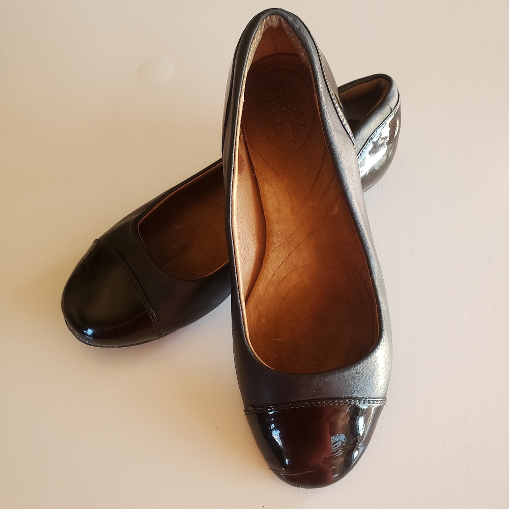 Clarks Indigo Ballet Flats Patent Leather Cap Toe